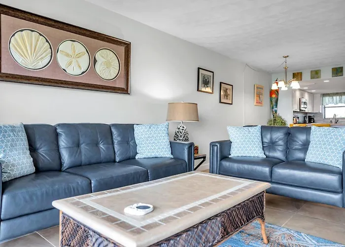 Bayshore Yacht&tennis Club Unit 306 *