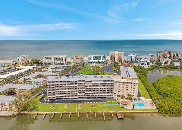 Bayshore Yacht&tennis Club Unit 306 *