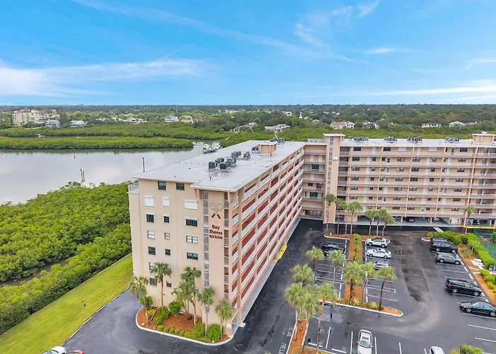 Bayshore Yacht&tennis Club Unit 306